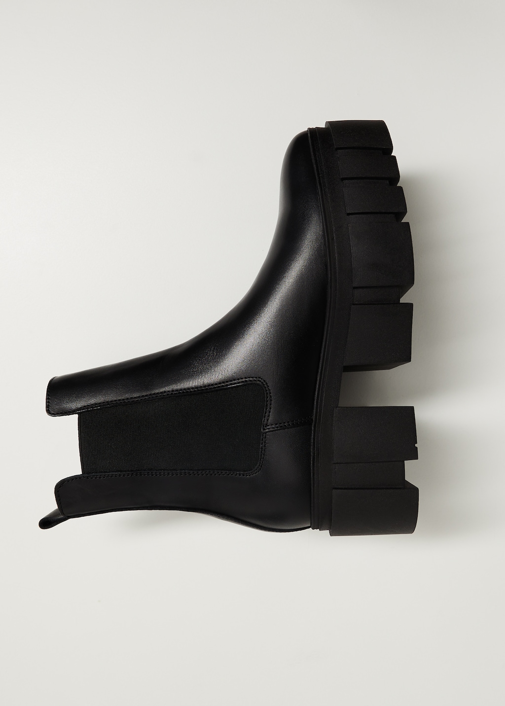 Leather track sole ankle boots - Details of the article 4