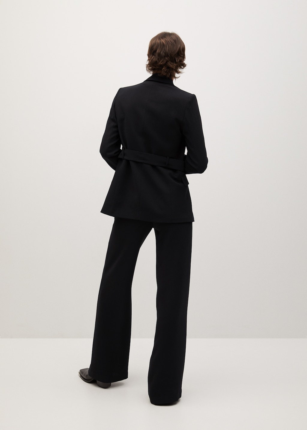 Crepe suit jacket with belt - Reverse of the article