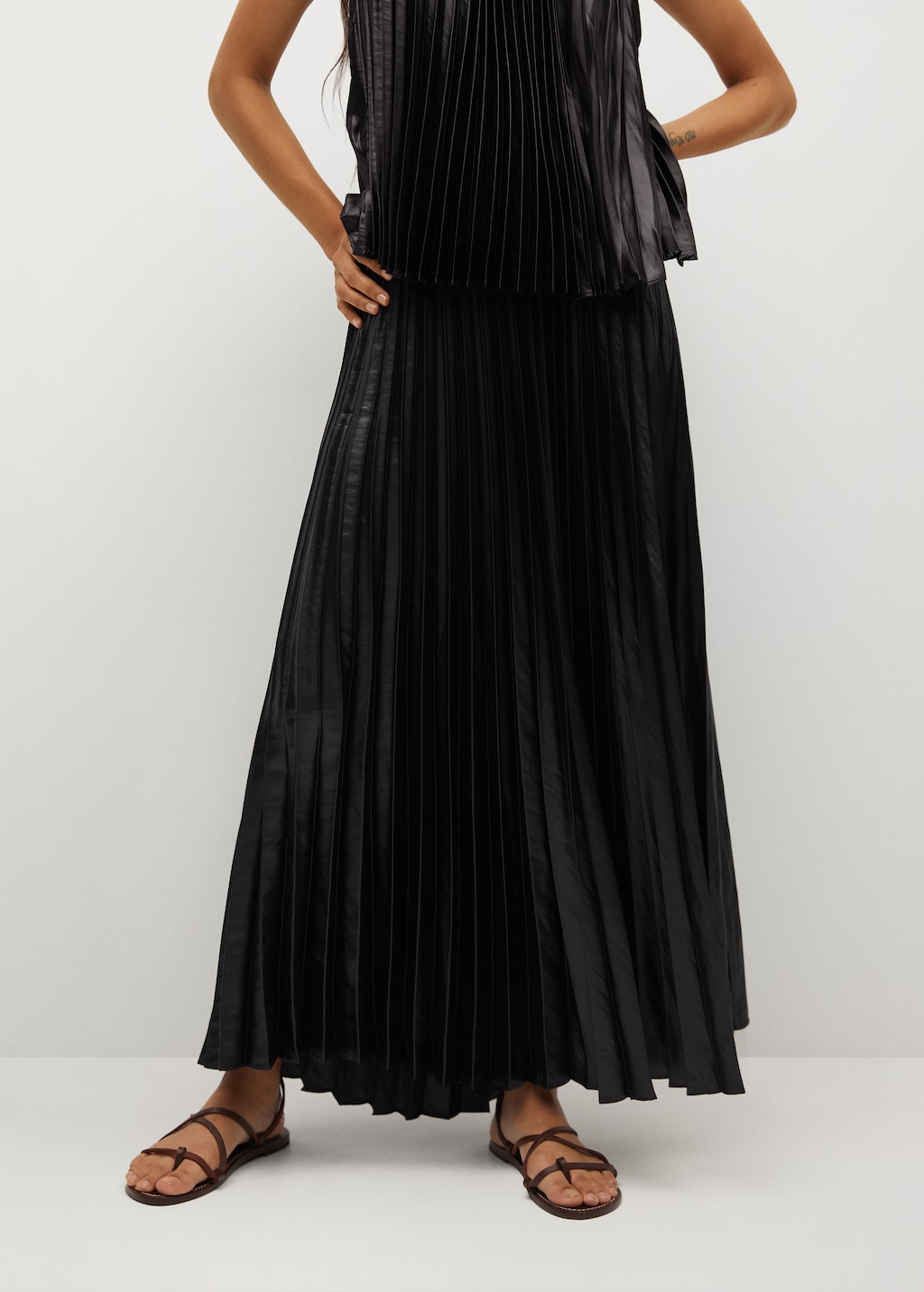 Satin pleated skirt - Medium plane