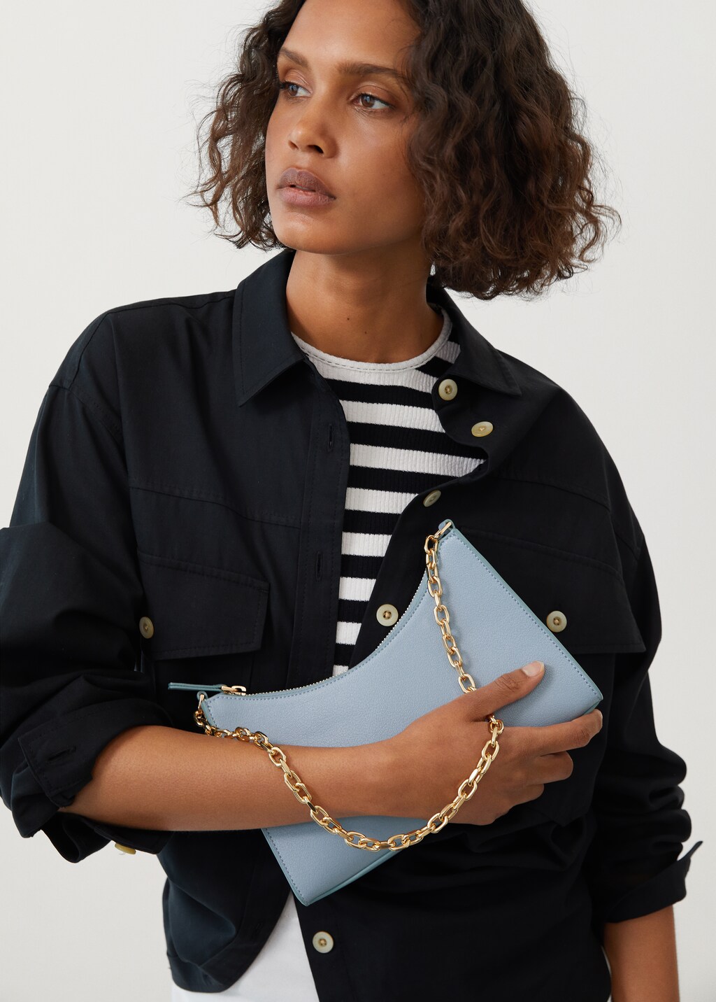 Crossbody bag with chain - Details of the article 7