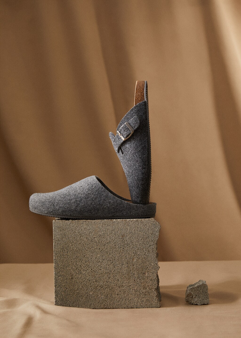 Felt clogs with fastener - Details of the article 6